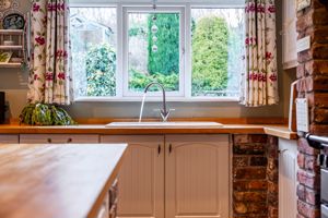 Family Kitchen- click for photo gallery